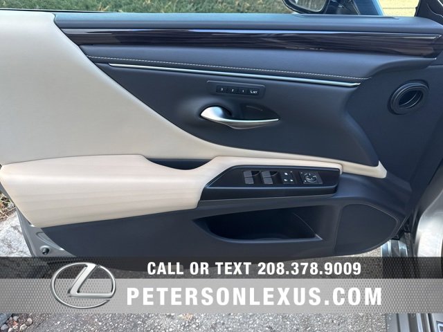 Used 2019 Lexus ES 300h w/ Luxury Package image 20
