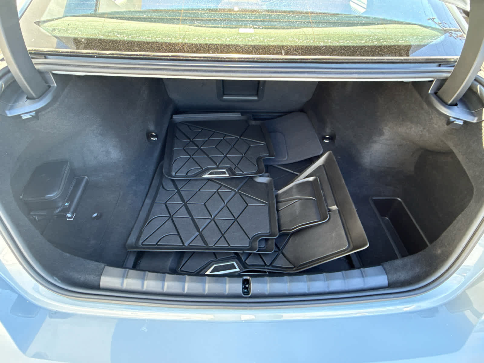 Certified 2025 BMW 760i xDrive w/ Executive Package image 18