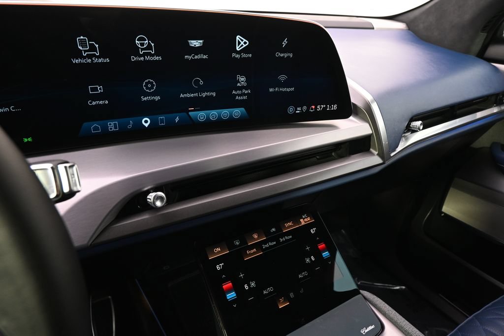 New 2026 Cadillac Vistiq Premium Luxury w/ LPO, Floor Liner Package AWD/4WD image 28