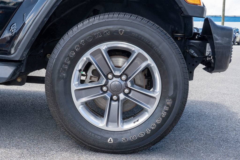 Used 2020 Jeep Wrangler Unlimited Sahara AWD/4WD image 33