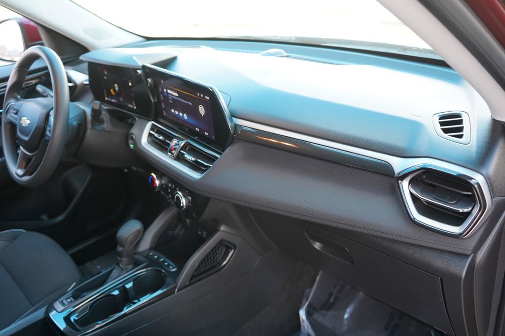 Used 2025 Chevrolet TrailBlazer LT AWD/4WD image 20