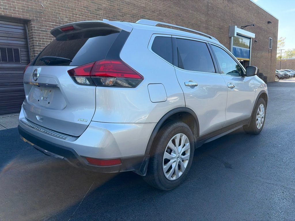 Used 2017 Nissan Rogue AWD image 5