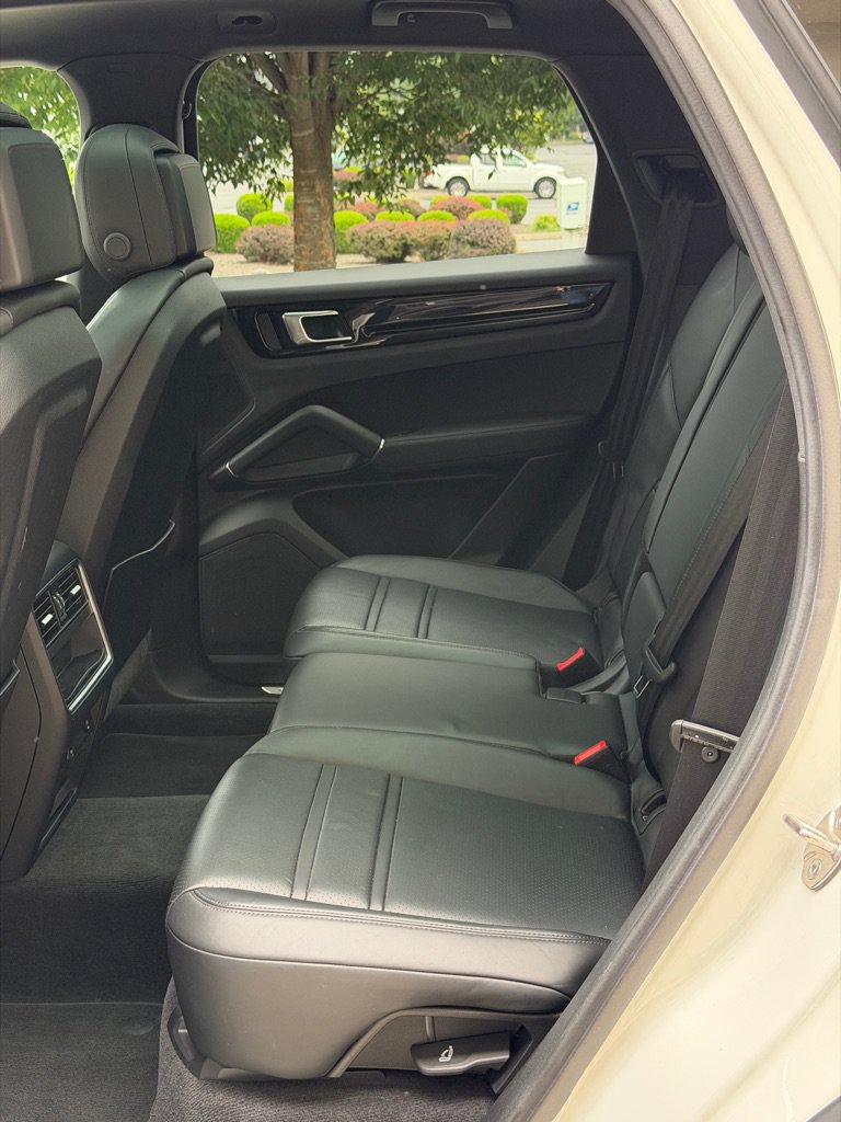 Used 2023 Porsche Cayenne AWD/4WD image 90