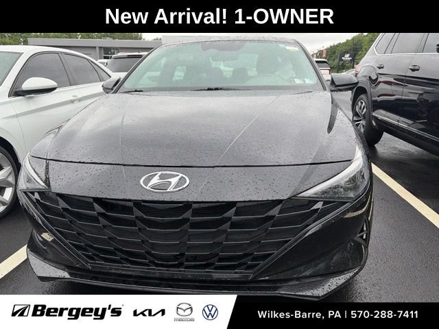 Used 2023 Hyundai Elantra Blue w/ Preferred Accessory Package