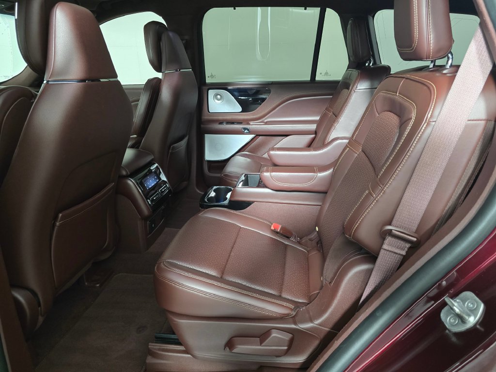 Certified 2021 Lincoln Aviator Black Label w/ Dynamic Handling Package AWD/4WD image 16