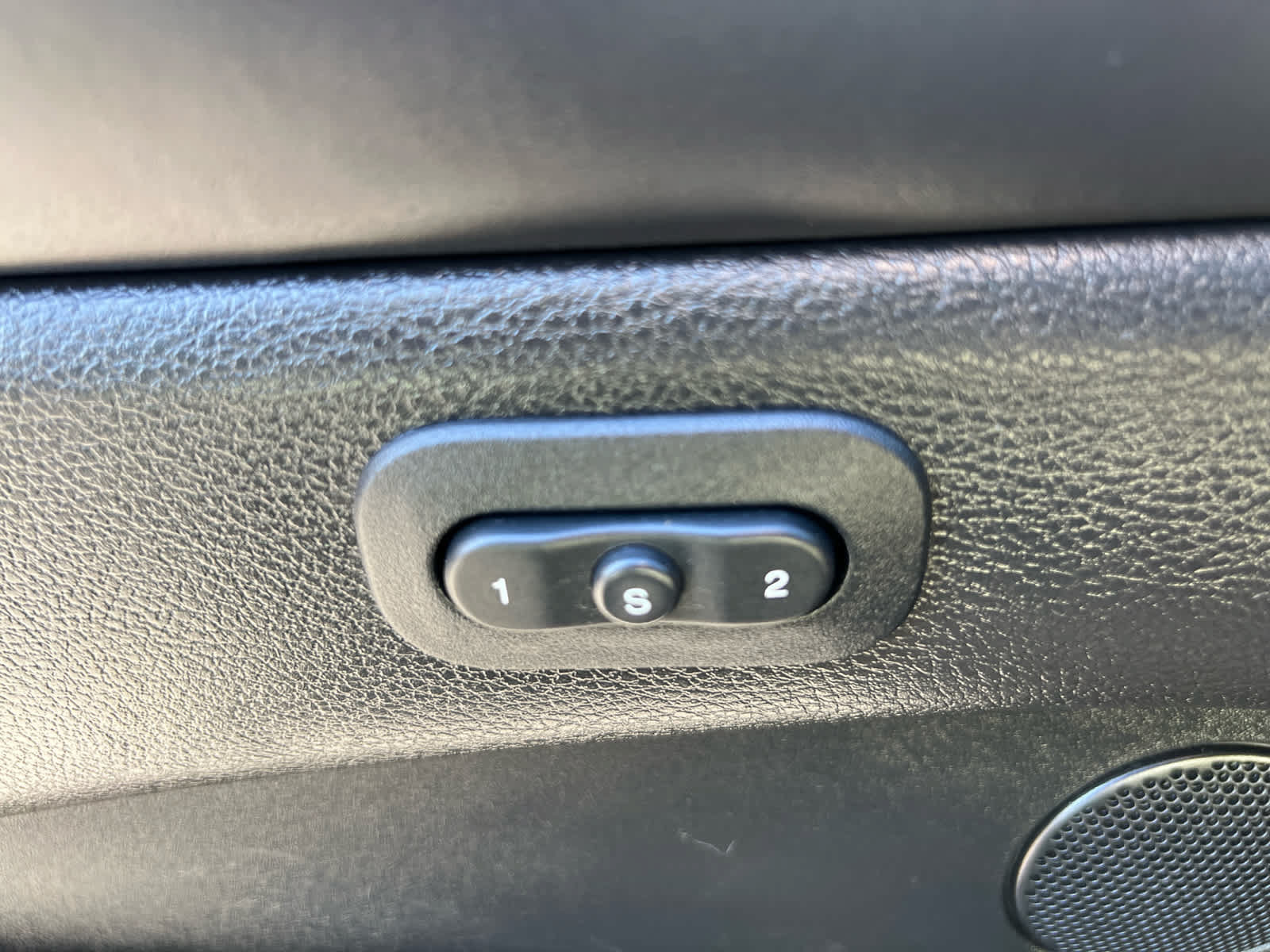 Used 2019 Jeep Grand Cherokee High Altitude AWD/4WD image 16