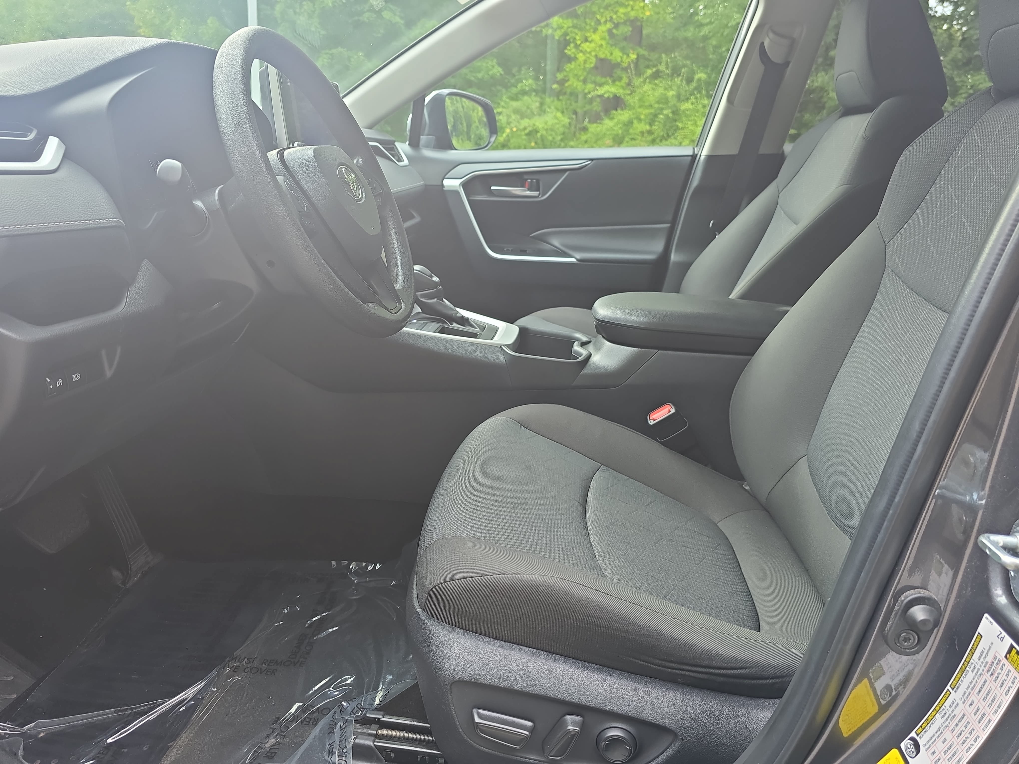 Used 2025 Toyota RAV4 XLE FWD image 14