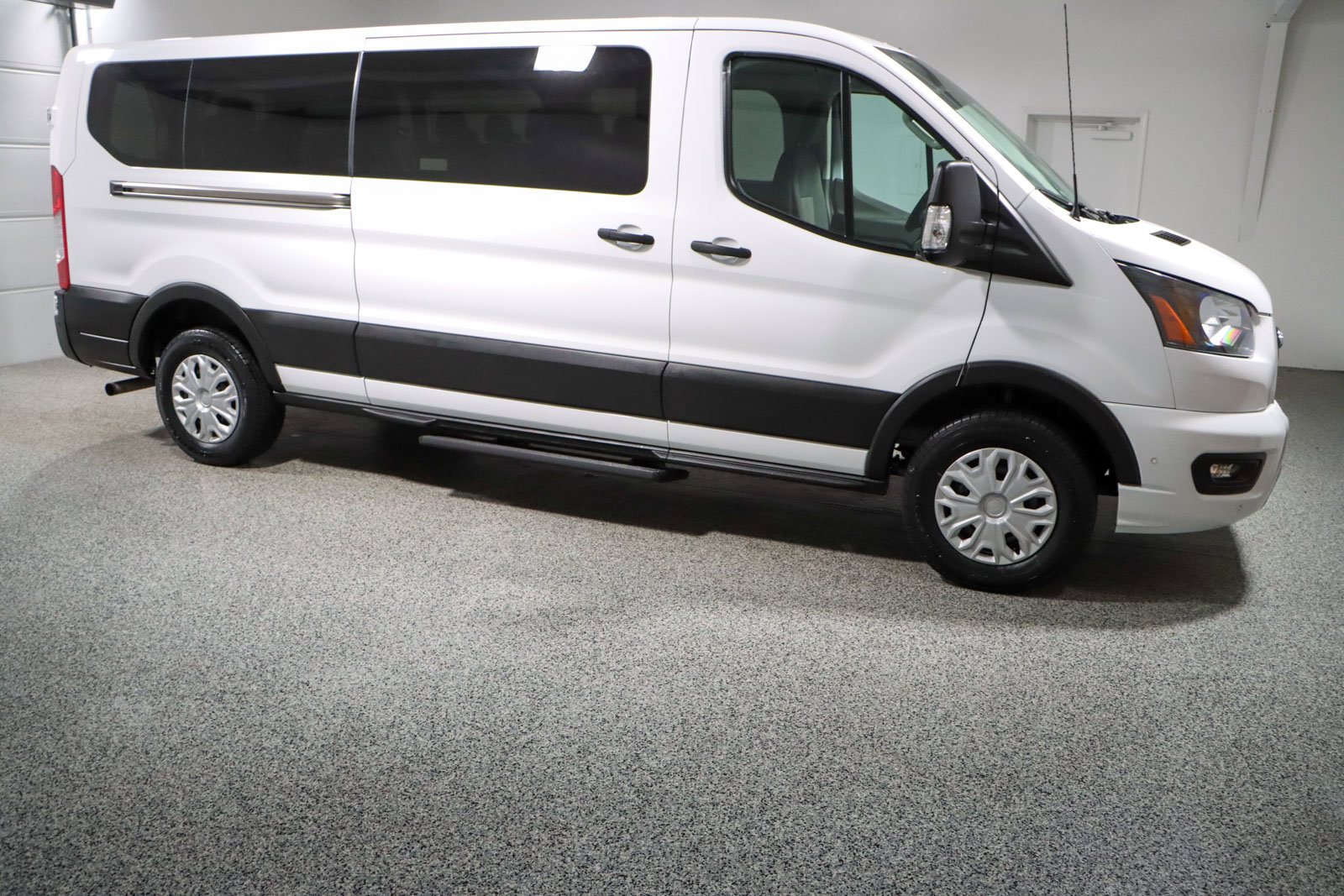 Used 2023 Ford Transit 350 XLT image 6