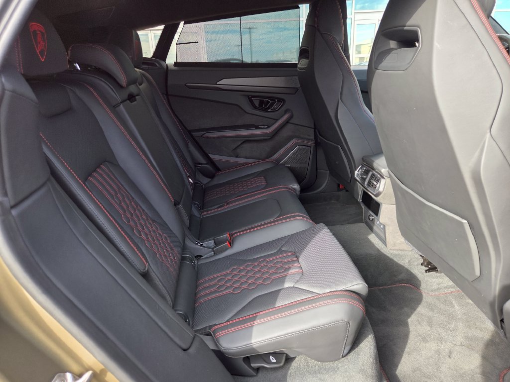 Used 2025 Lamborghini Urus SE AWD/4WD image 12