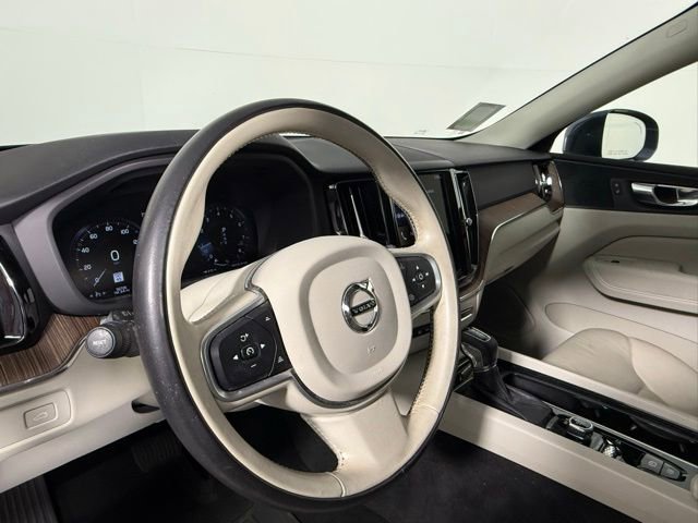 Used 2021 Volvo XC60 T5 Momentum w/ Climate Package image 50
