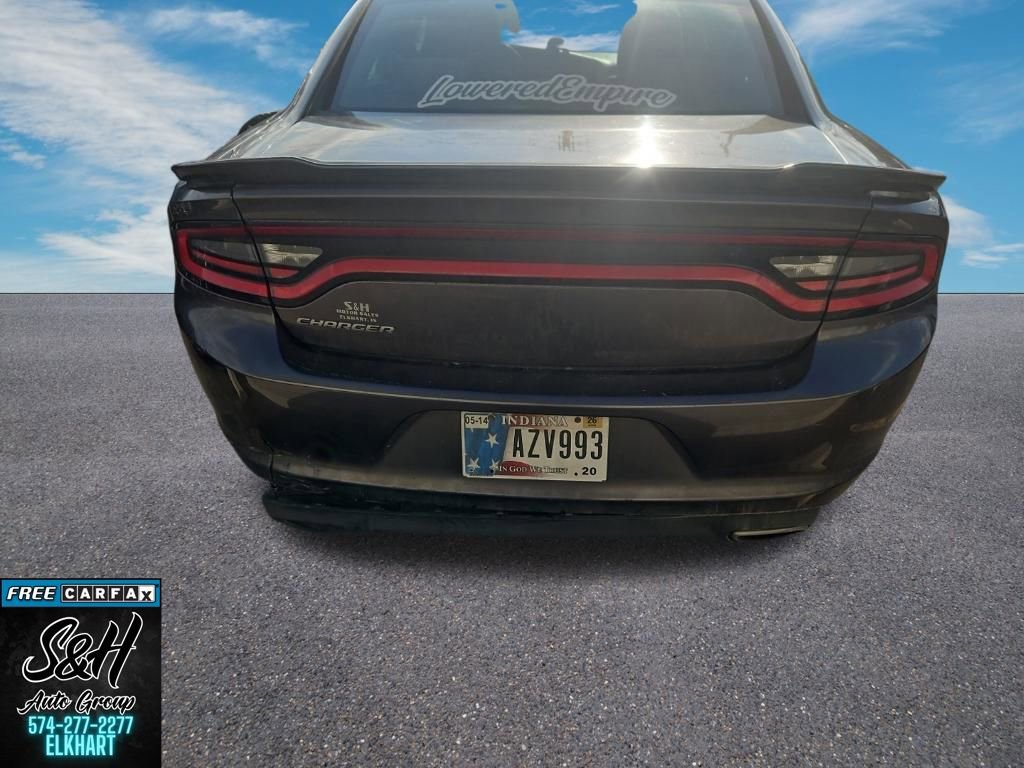 Used 2015 Dodge Charger SE RWD image 4
