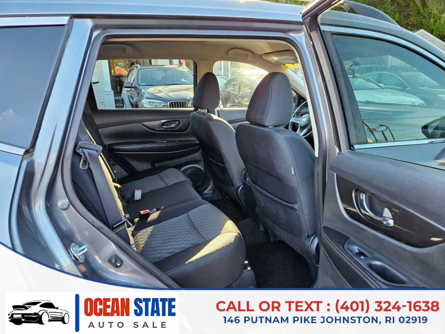 Used 2018 Nissan Rogue SV image 13
