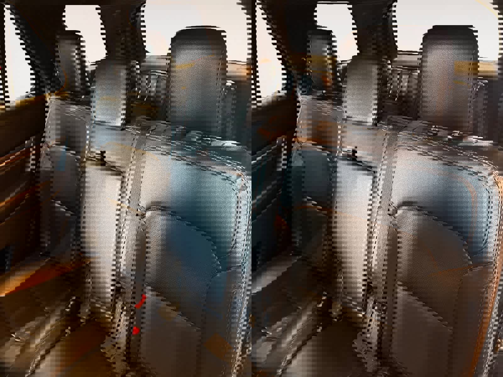 Used 2019 Ford Explorer Limited w/ Class III Trailer Tow Package image 14