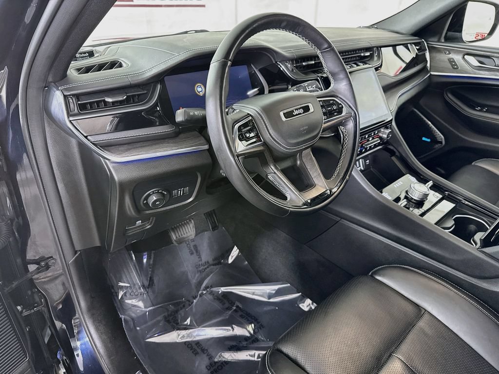 Used 2023 Jeep Grand Cherokee Overland w/ Adv Protech Group III AWD/4WD image 18