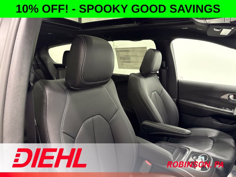 New 2027 Chrysler Pacifica Select w/ Family Tech Group FWD image 16