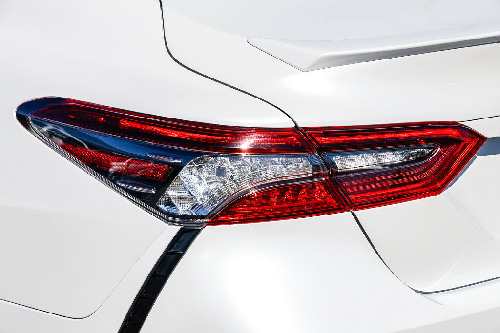 Used 2022 Toyota Camry XSE FWD image 11