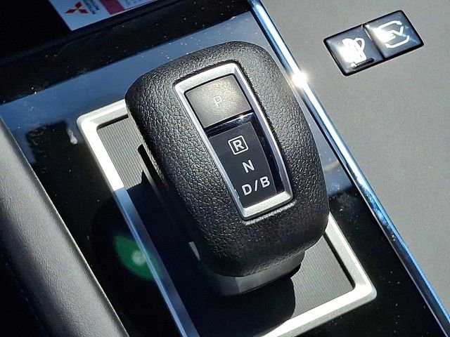 New 2025 Mitsubishi Outlander ES image 10