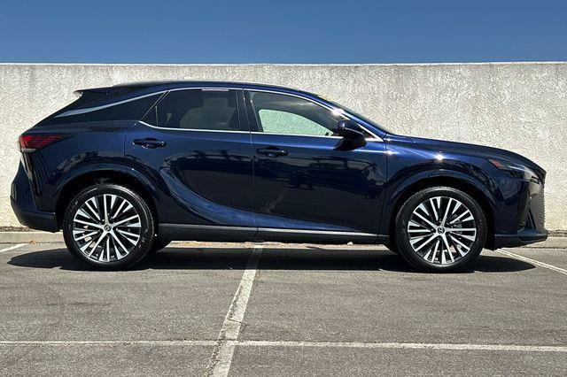 Used 2023 Lexus RX 350 w/ Accessory Package (Z1) AWD/4WD image 3
