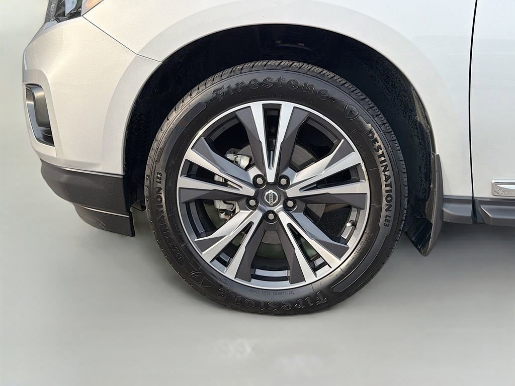 Used 2020 Nissan Pathfinder Platinum image 37