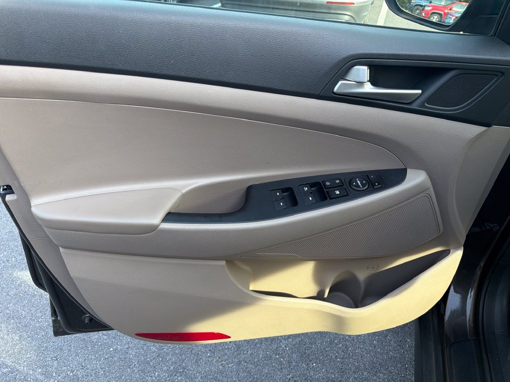 Used 2019 Hyundai Tucson Value AWD/4WD image 11