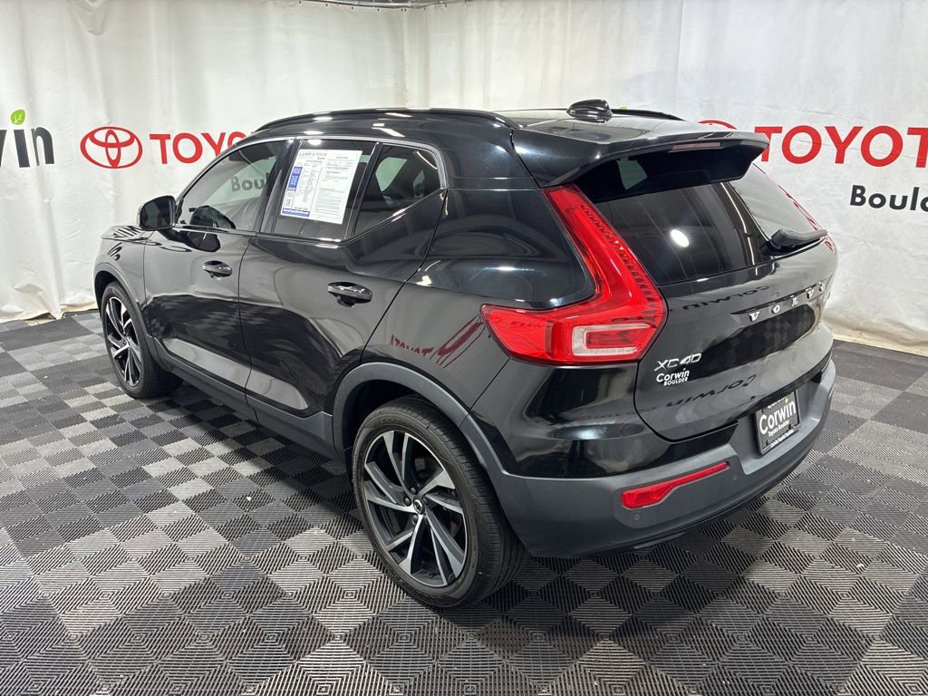 Used 2022 Volvo XC40 T5 R-Design w/ Climate Package image 5