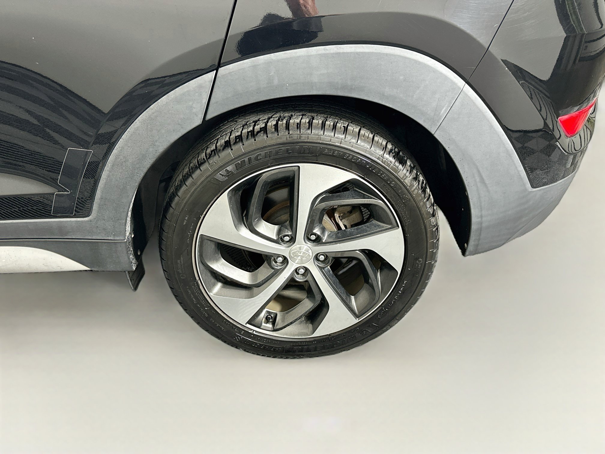 Used 2018 Hyundai Tucson Sport AWD/4WD image 11