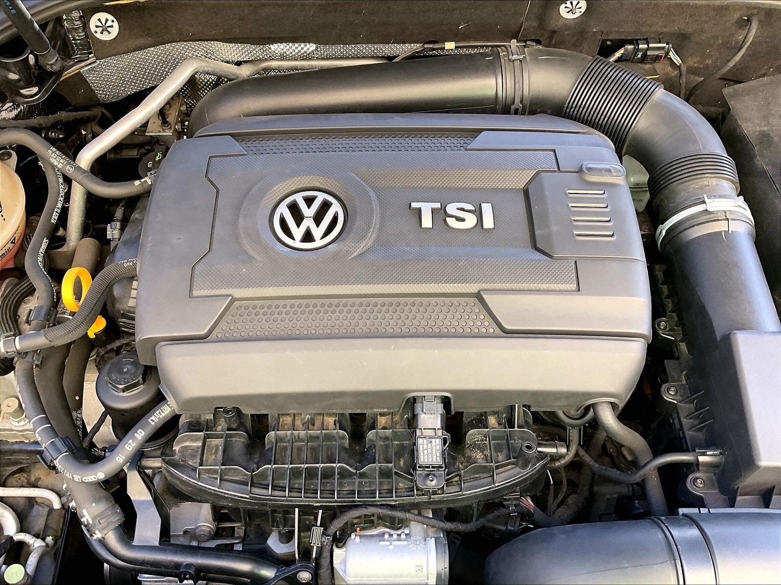 Used 2017 Volkswagen Passat 1.8T R-Line FWD image 31