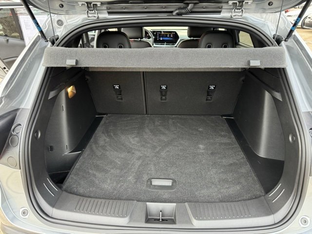 Used 2025 Chevrolet Trax RS w/ Driver Confidence Package image 9