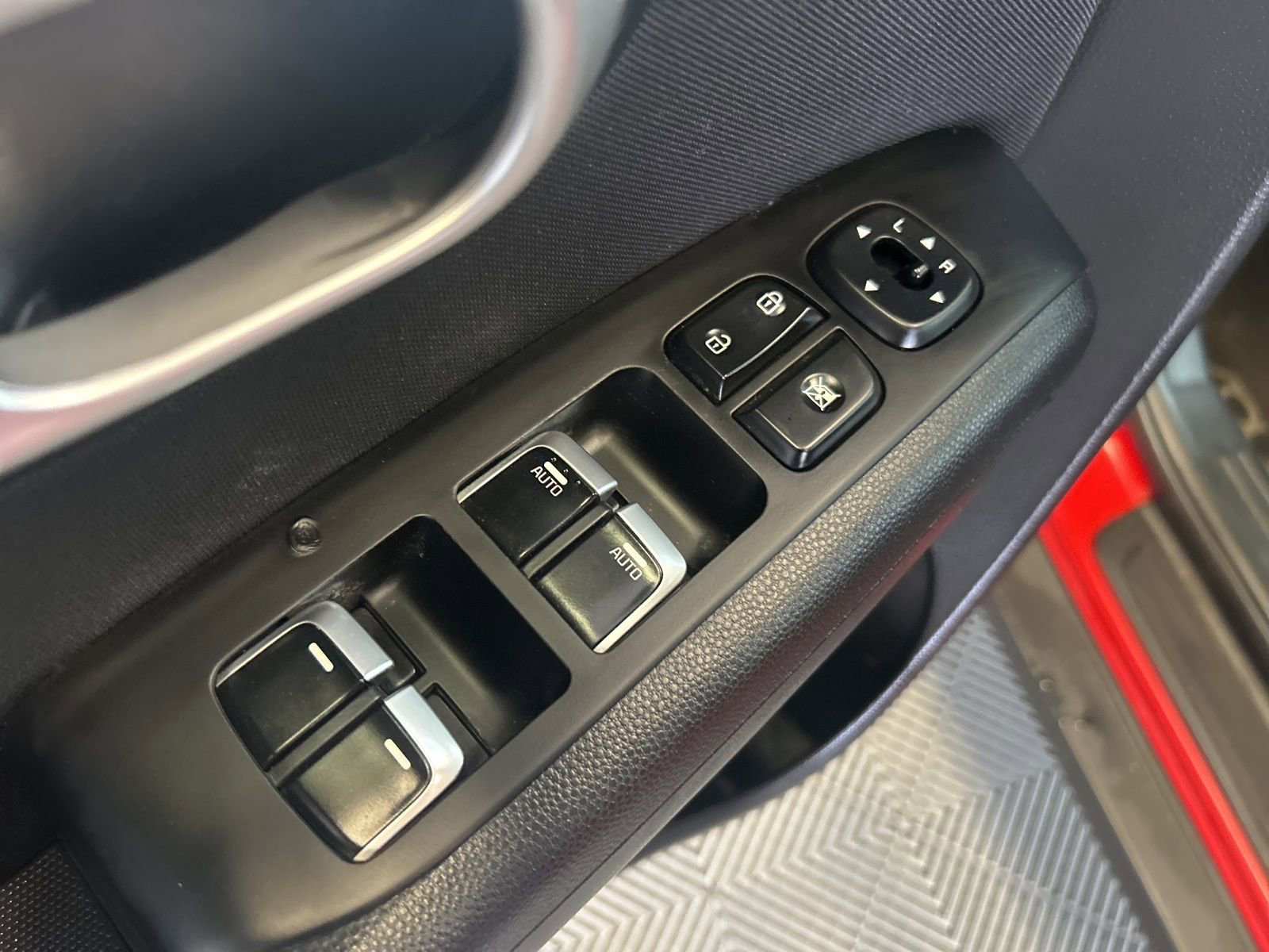 Used 2017 Kia Soul + w/ Designer's Package image 12