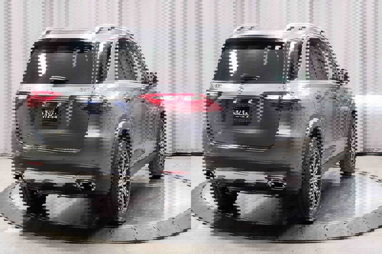 Used 2025 Mercedes-Benz GLE 450e 4MATIC image 4