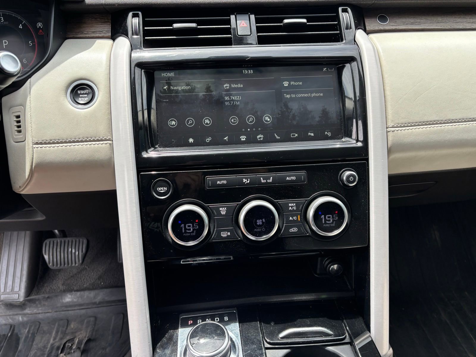 Used 2018 Land Rover Discovery HSE Luxury AWD/4WD image 18