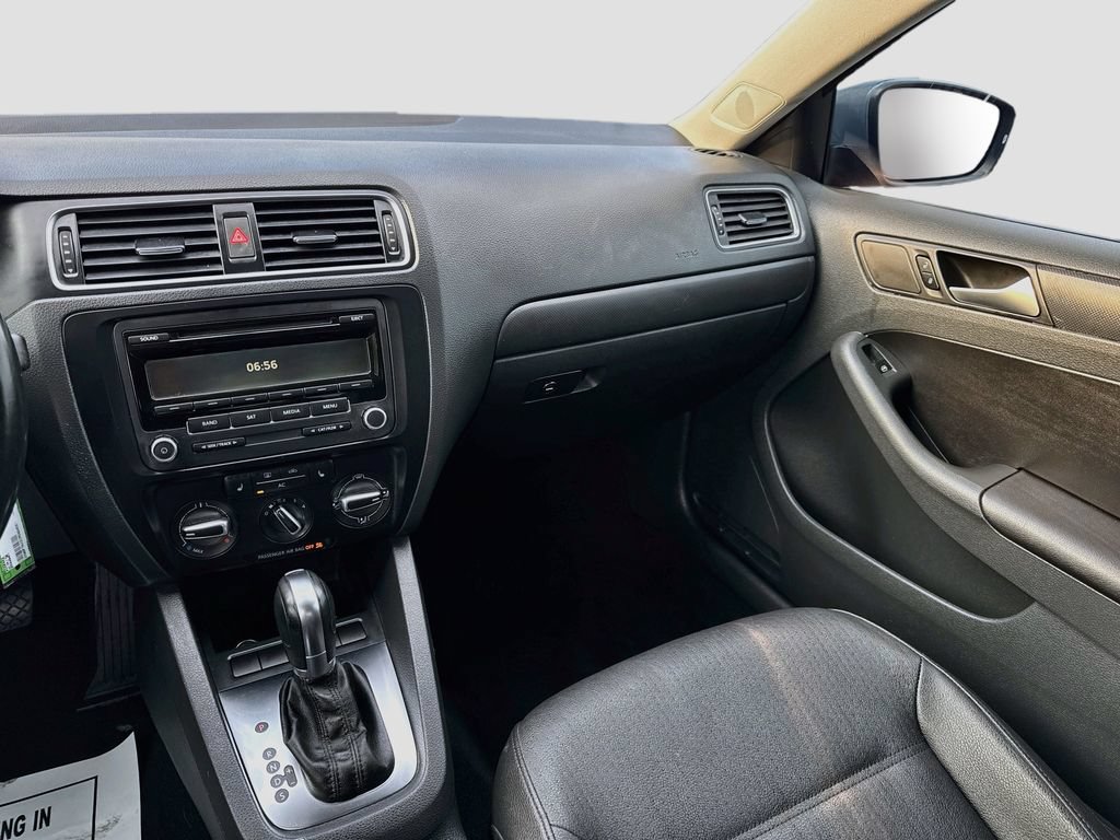 Used 2012 Volkswagen Jetta SE FWD image 26