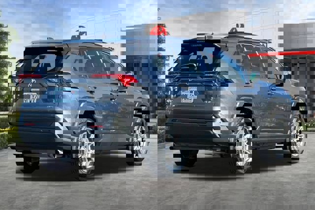 Certified 2022 Toyota RAV4 XLE w/ Convenience Package image 5