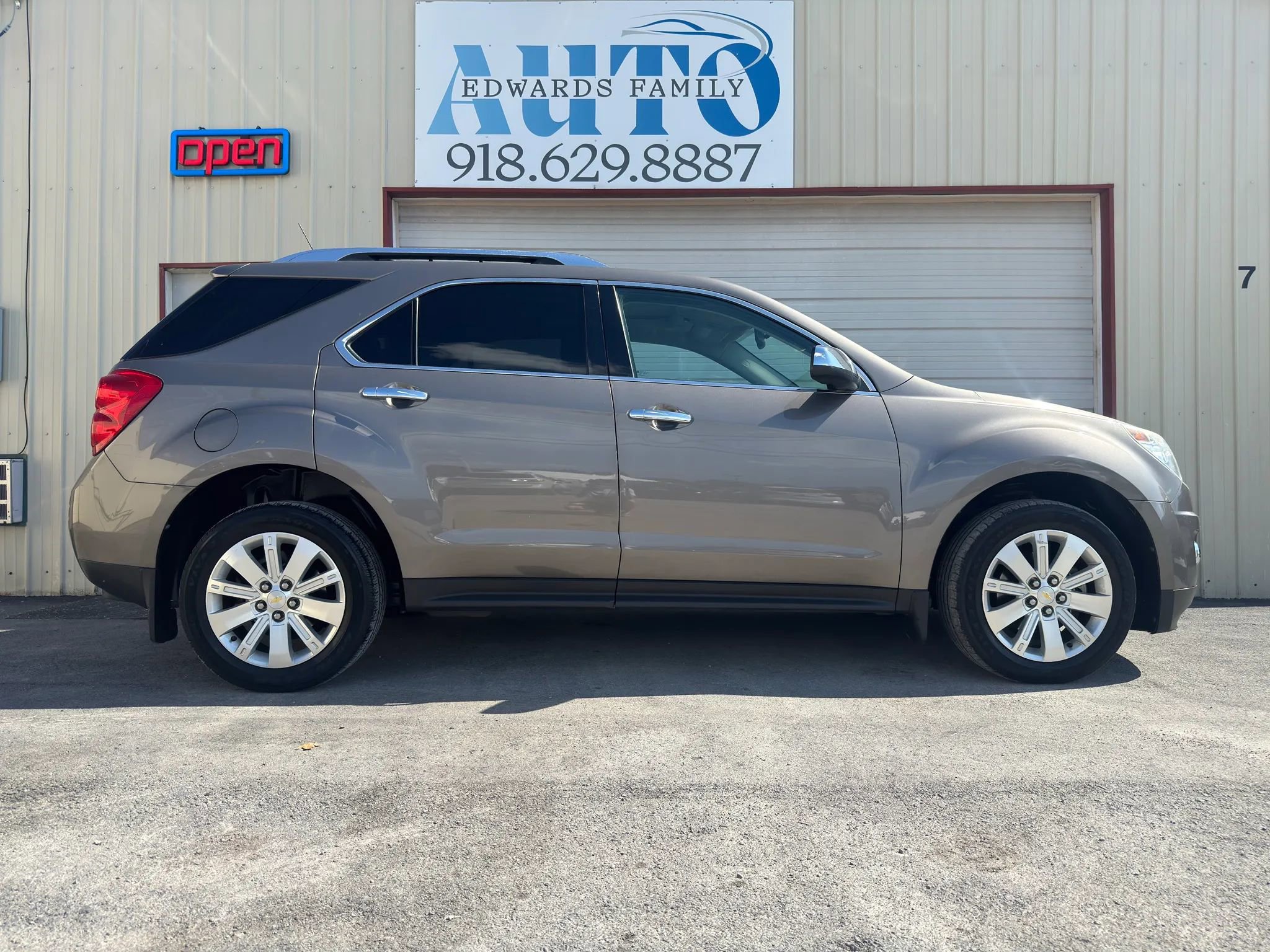 Used 2011 Chevrolet Equinox LTZ w/ LPO, Protection Package AWD/4WD image 12