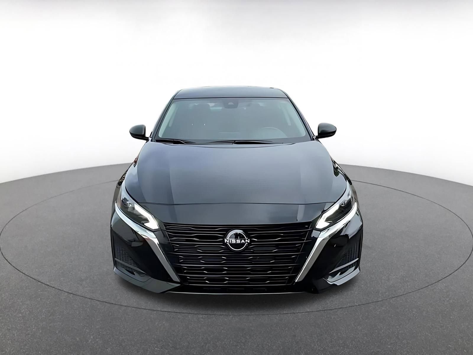 Used 2025 Nissan Altima 2.5 SV image 4