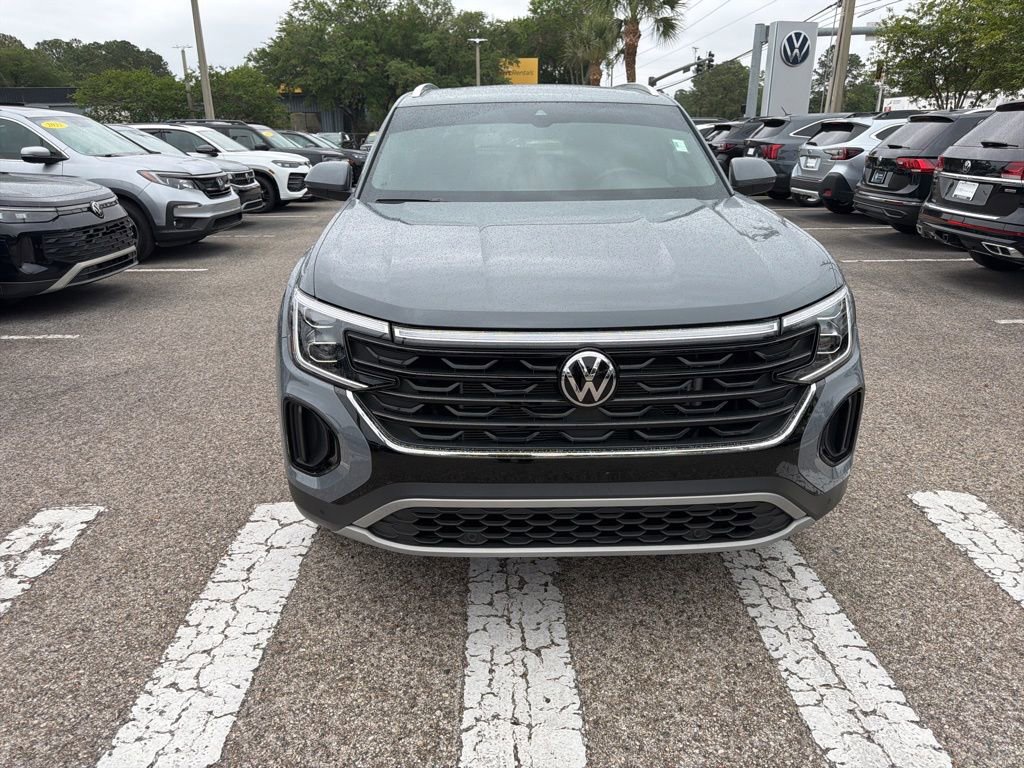 Certified 2025 Volkswagen Atlas Cross Sport SE w/ Panoramic Sunroof Package AWD/4WD image 24