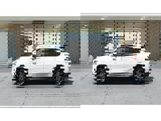 New 2025 BMW X4 xDrive30i w/ Convenience Package image 4