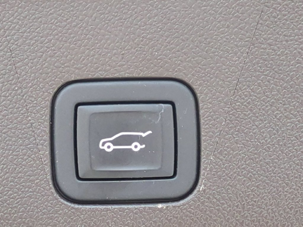 Certified 2024 Cadillac Escalade Sport AWD/4WD image 32