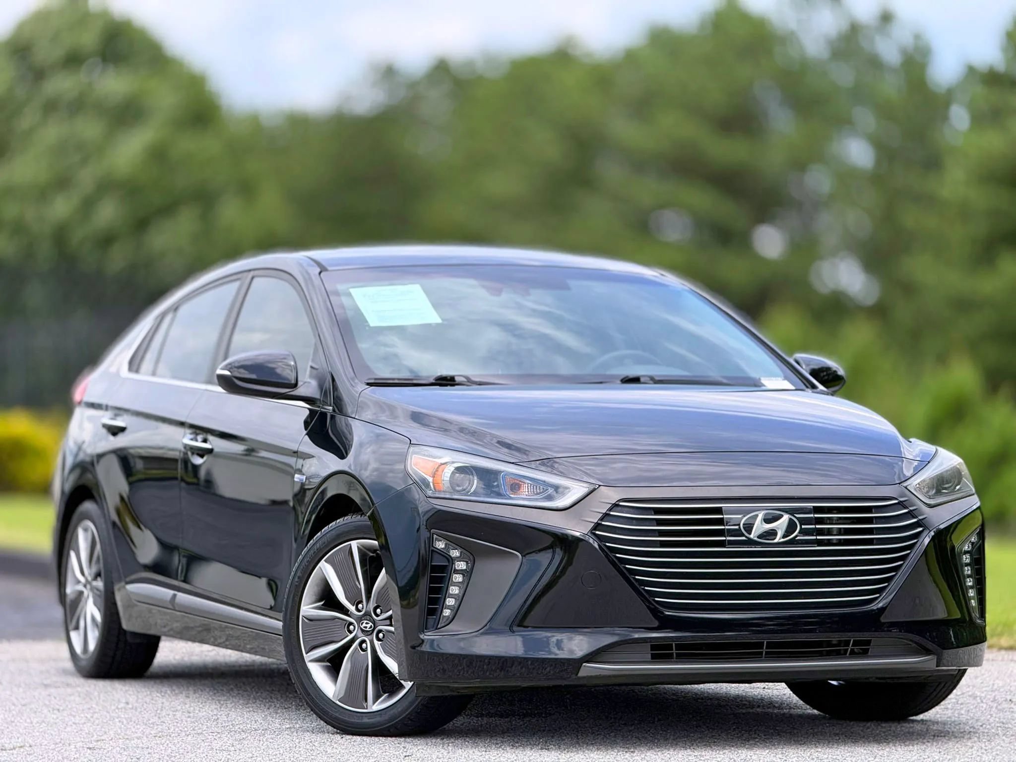 Used 2019 Hyundai Ioniq Limited w/ Ultimate Package 02 FWD image 4