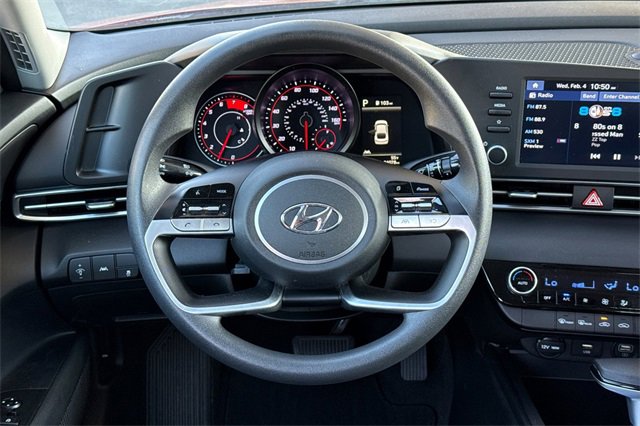 Used 2022 Hyundai Elantra SEL image 17