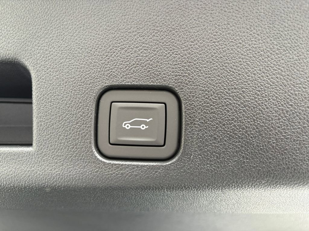 New 2026 Chevrolet Traverse LT w/ Enhanced Driving Package FWD image 12