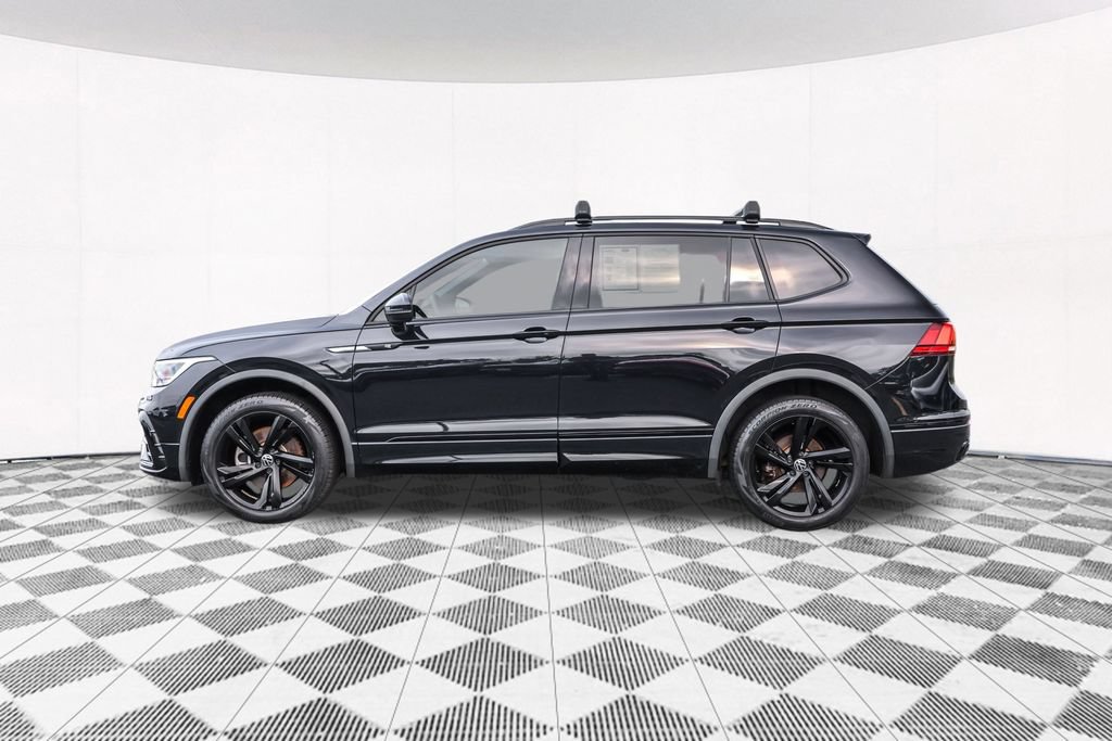 Used 2023 Volkswagen Tiguan SE R-Line FWD image 16