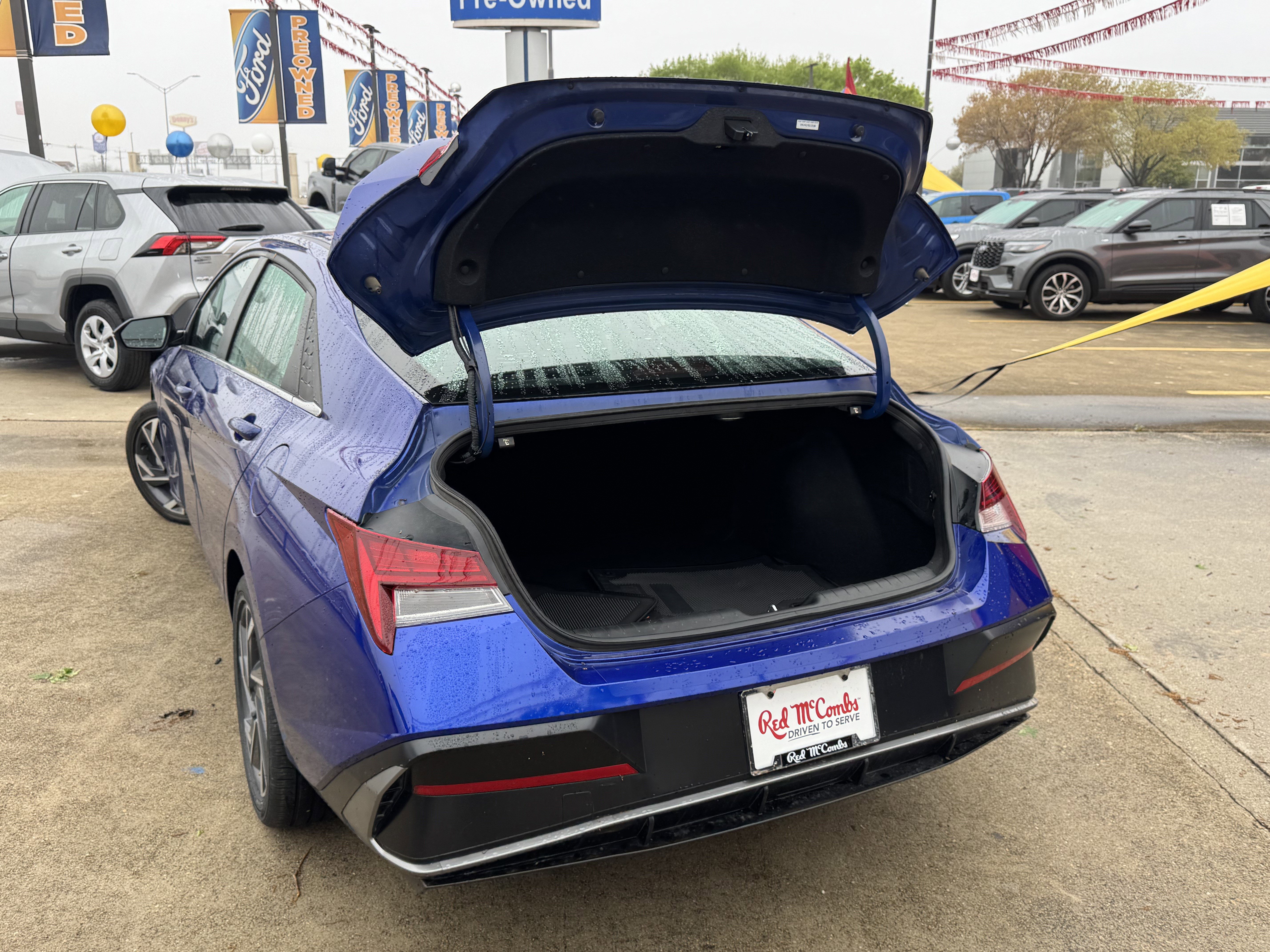 Used 2025 Hyundai Elantra Limited image 8
