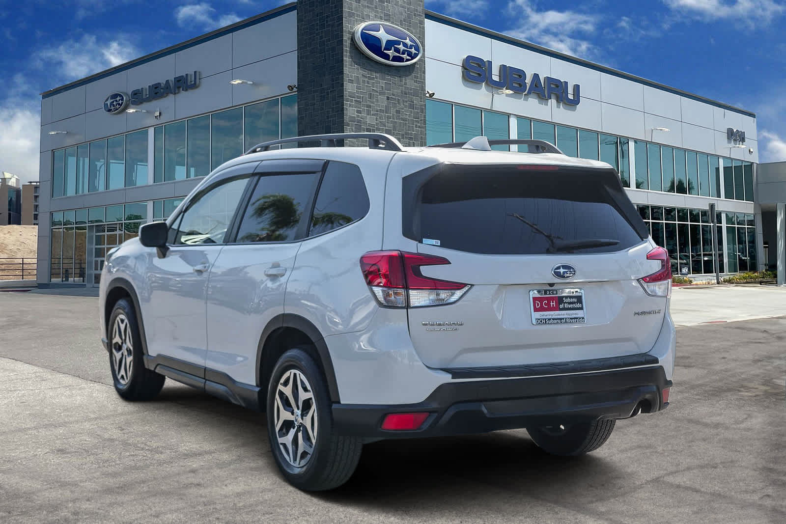 Used 2023 Subaru Forester Premium AWD/4WD image 6