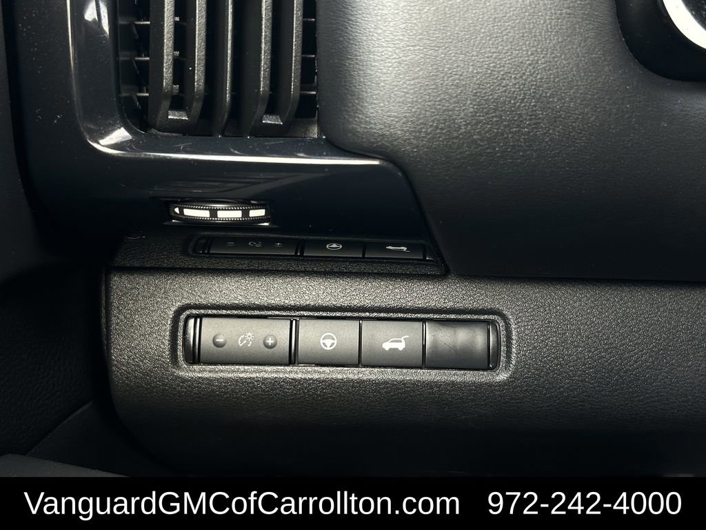 Used 2025 Nissan Pathfinder SV image 23