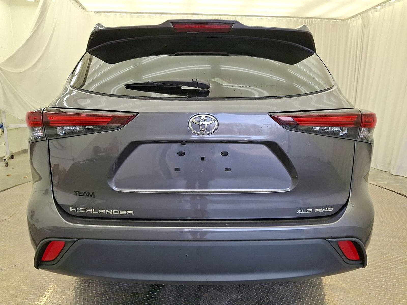 Certified 2024 Toyota Highlander XLE image 23