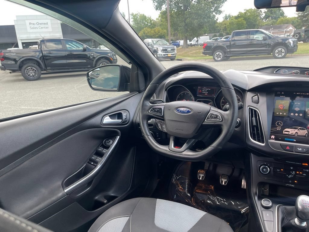 Used 2015 Ford Focus ST FWD image 8