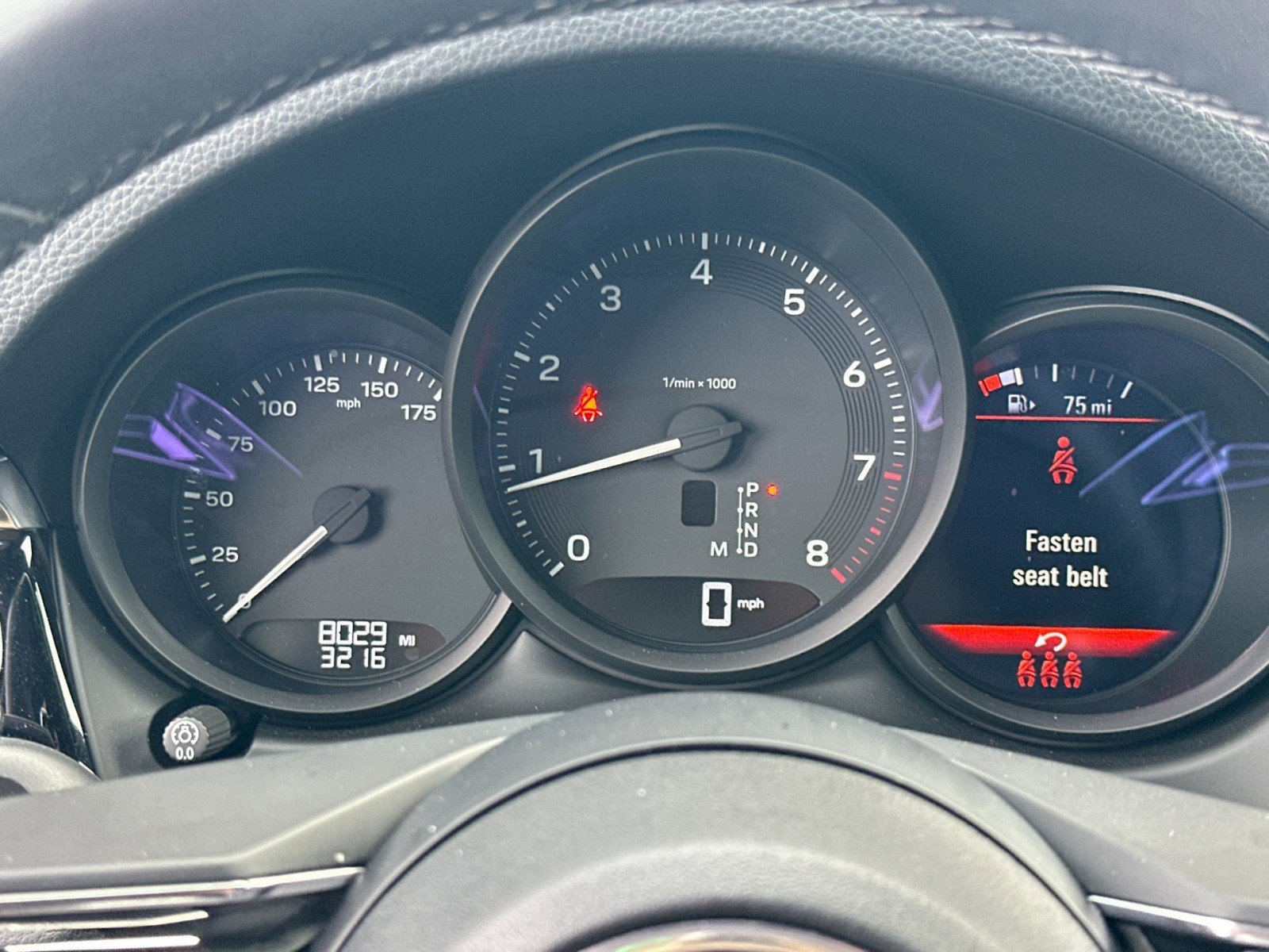 Certified 2025 Porsche Macan image 24