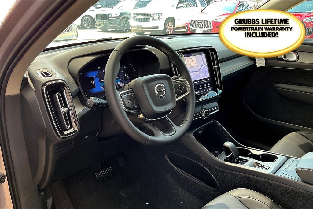 New 2026 Volvo XC40 B4 Core w/ Climate Package image 20