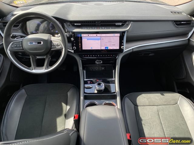 New 2026 Jeep Grand Cherokee Altitude image 9